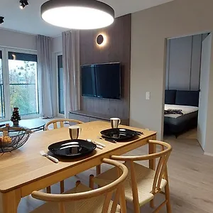 Luxurious Vanilla Apartment, Self Check-in 24h, Parking, Air-conditioning Apartament Poznań